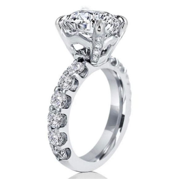 Italo Round And Cushion Cut Engagement Rings Sets - Picture 3 of 9